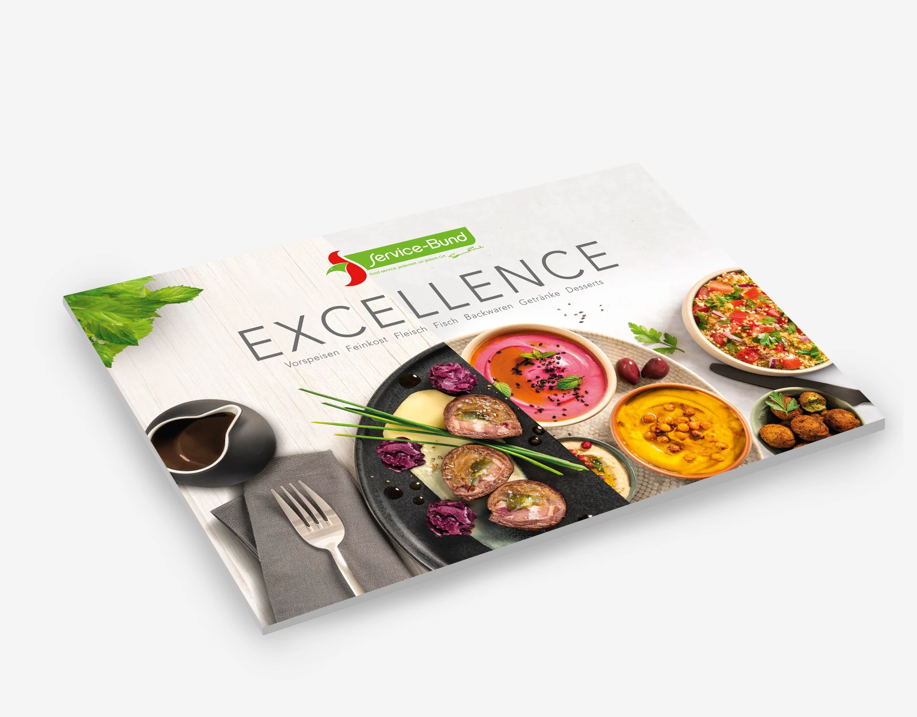 Klassiker und Trendprodukte, Neues und Außergewöhnliches und stets Artikel, die eine Geschichte zu erzählen haben: Mit dem neuen Excellence-Folder 2025/2026 präsentiert der Service-Bund wieder ein ausgewähltes Sortiment von Produkten, die mit viel Engagement und hohem handwerklichen Können hergestellt werden. 